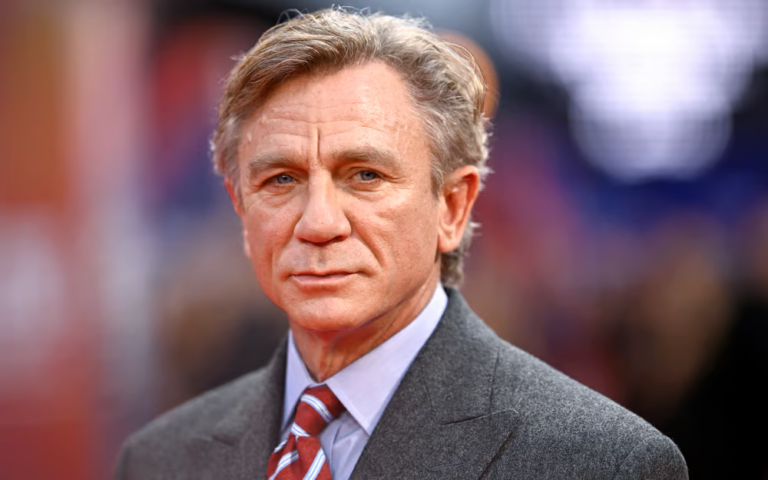 다니엘 크레이그, ‘더 배트맨 파트 II’ 합류하나… 크리스토퍼 덴트 역 제안